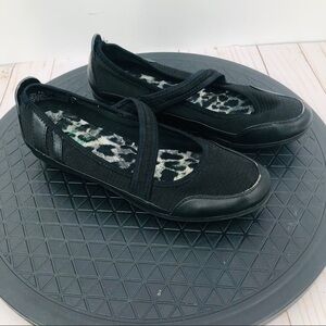 YUU "WADE"'  Black Slip On Mary‎ Jane Loafers leather Women’s  Size 7.5M